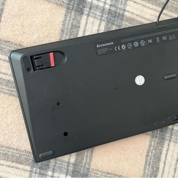 Lenovo SK8821 Wires Essential Keyboard - Picture 5 of 10